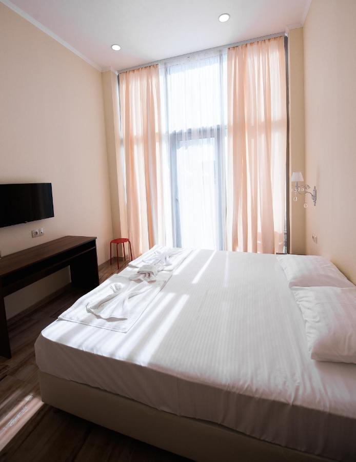 Evropa Hotel Gagra Exterior photo