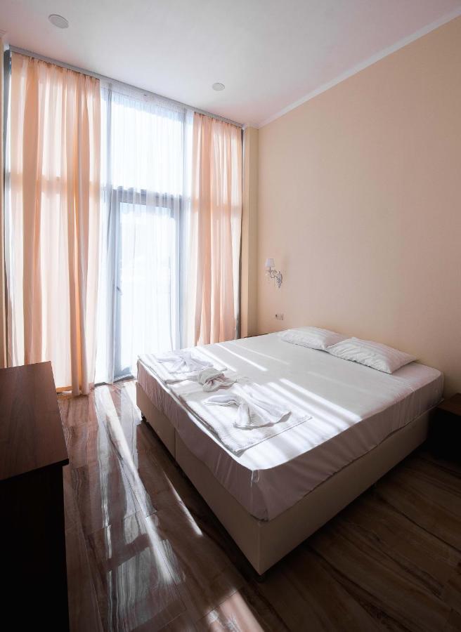 Evropa Hotel Gagra Exterior photo